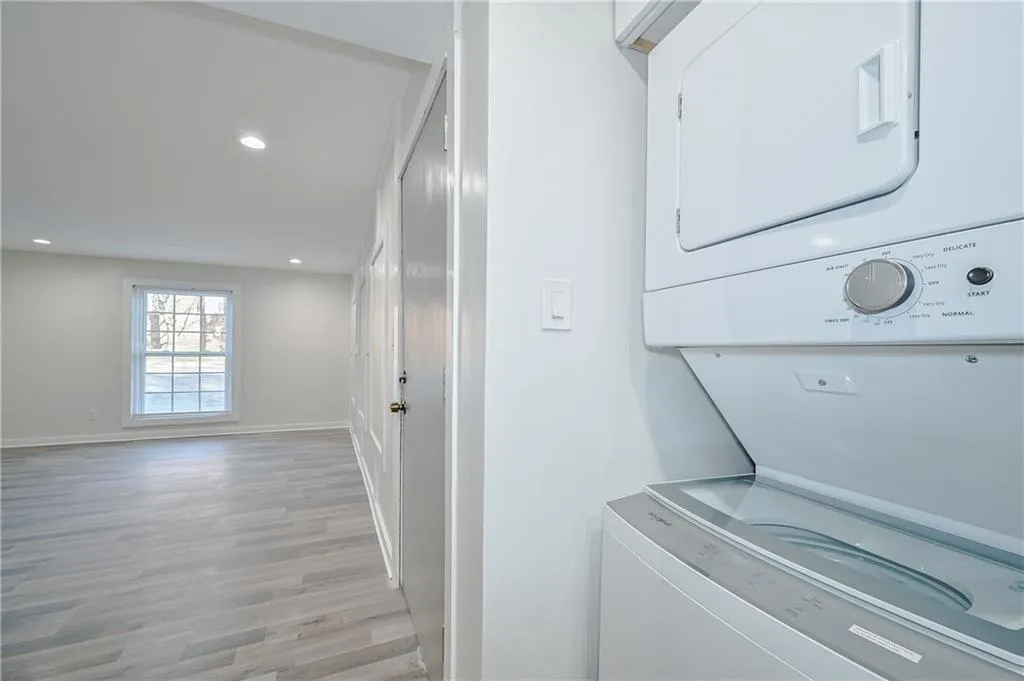 5642 Kingsport Drive Unit 8, Atlanta, Georgia 30342, 2 Bedrooms Bedrooms, ,2 BathroomsBathrooms,Residential,Sold,5642 Kingsport Drive Unit 8,7006194