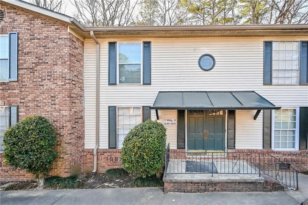 5642 Kingsport Drive Unit 8, Atlanta, Georgia 30342, 2 Bedrooms Bedrooms, ,2 BathroomsBathrooms,Residential,Sold,5642 Kingsport Drive Unit 8,7006194
