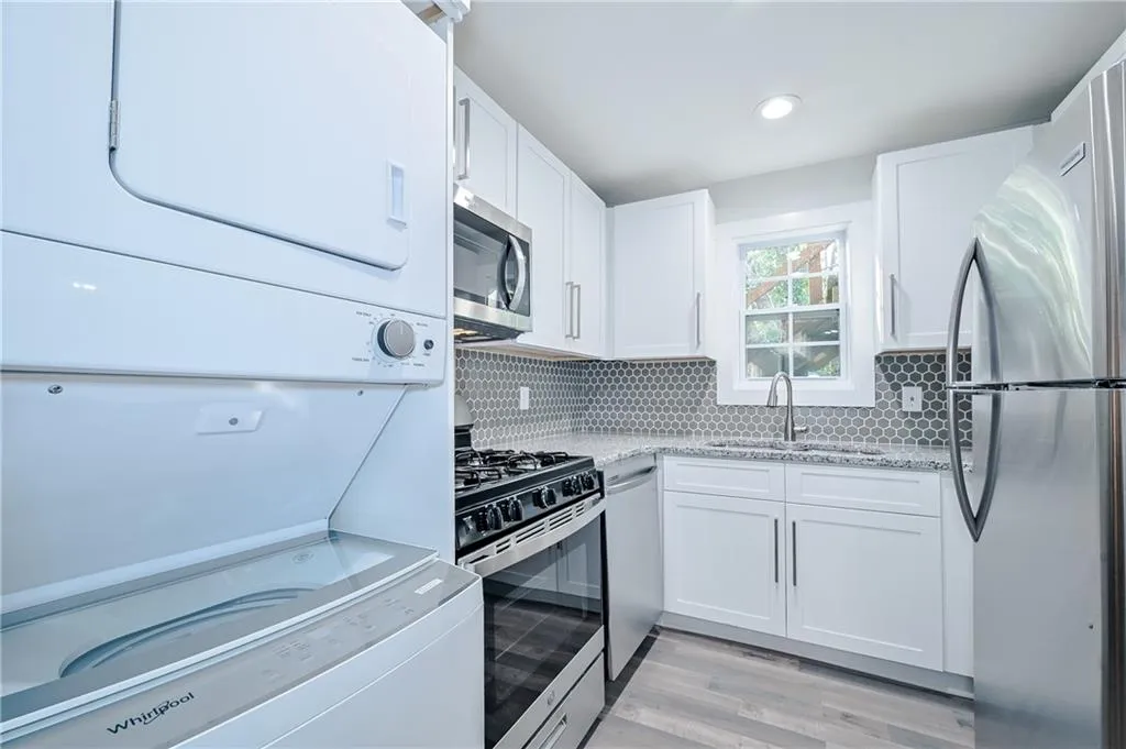 5642 Kingsport Drive Unit 8, Atlanta, Georgia 30342, 2 Bedrooms Bedrooms, ,2 BathroomsBathrooms,Residential,Sold,5642 Kingsport Drive Unit 8,7006194