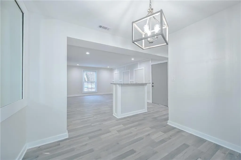 5642 Kingsport Drive Unit 8, Atlanta, Georgia 30342, 2 Bedrooms Bedrooms, ,2 BathroomsBathrooms,Residential,Sold,5642 Kingsport Drive Unit 8,7006194