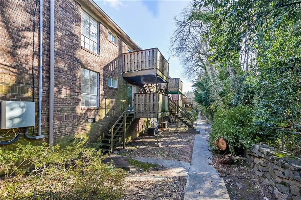 5642 Kingsport Drive Unit 8, Atlanta, Georgia 30342, 2 Bedrooms Bedrooms, ,2 BathroomsBathrooms,Residential,Sold,5642 Kingsport Drive Unit 8,7006194