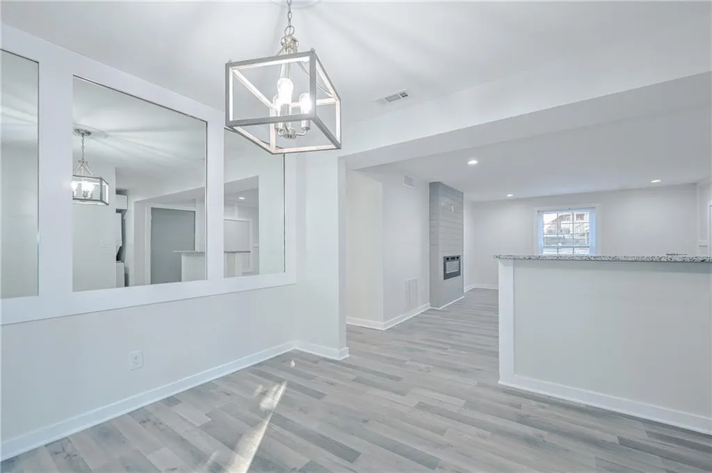 5642 Kingsport Drive Unit 8, Atlanta, Georgia 30342, 2 Bedrooms Bedrooms, ,2 BathroomsBathrooms,Residential,Sold,5642 Kingsport Drive Unit 8,7006194