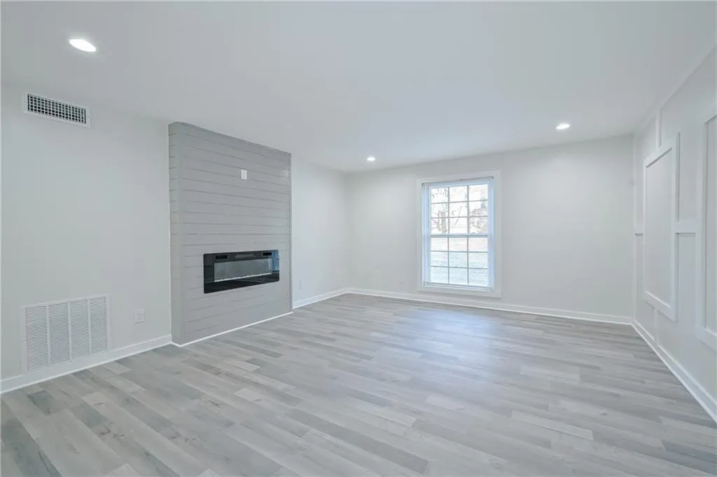 5642 Kingsport Drive Unit 8, Atlanta, Georgia 30342, 2 Bedrooms Bedrooms, ,2 BathroomsBathrooms,Residential,Sold,5642 Kingsport Drive Unit 8,7006194