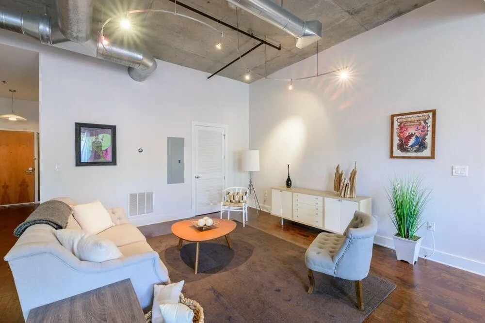 206 11th Street Ne Unit 304, Atlanta, Georgia 30309, 1 Bedroom Bedrooms, ,1 BathroomBathrooms,Residential,Sold,206 11th Street Ne Unit 304,5997574