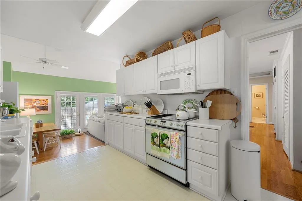 332 Allison Drive Ne, Atlanta, Georgia 30342, 3 Bedrooms Bedrooms, ,3 BathroomsBathrooms,Residential,For Sale,332 Allison Drive Ne,7631863