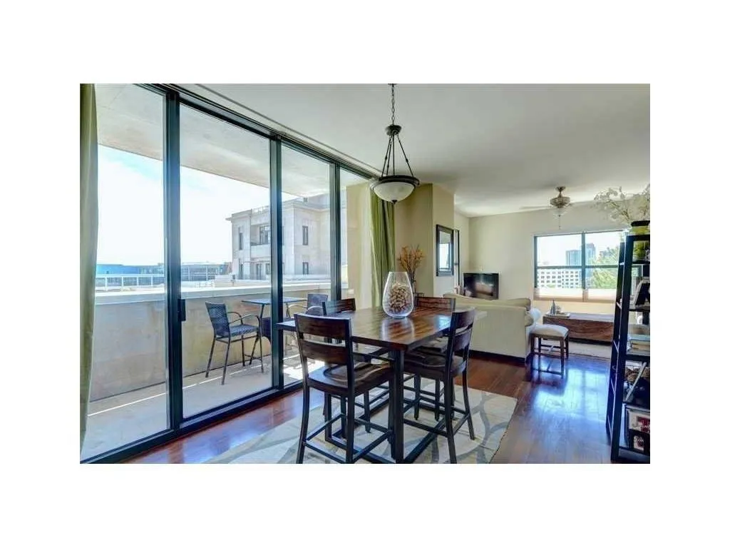 3040 Peachtree Road Nw Unit 504, Atlanta, Georgia 30305, 2 Bedrooms Bedrooms, ,2 BathroomsBathrooms,Residential,Sold,3040 Peachtree Road Nw Unit 504,6129308