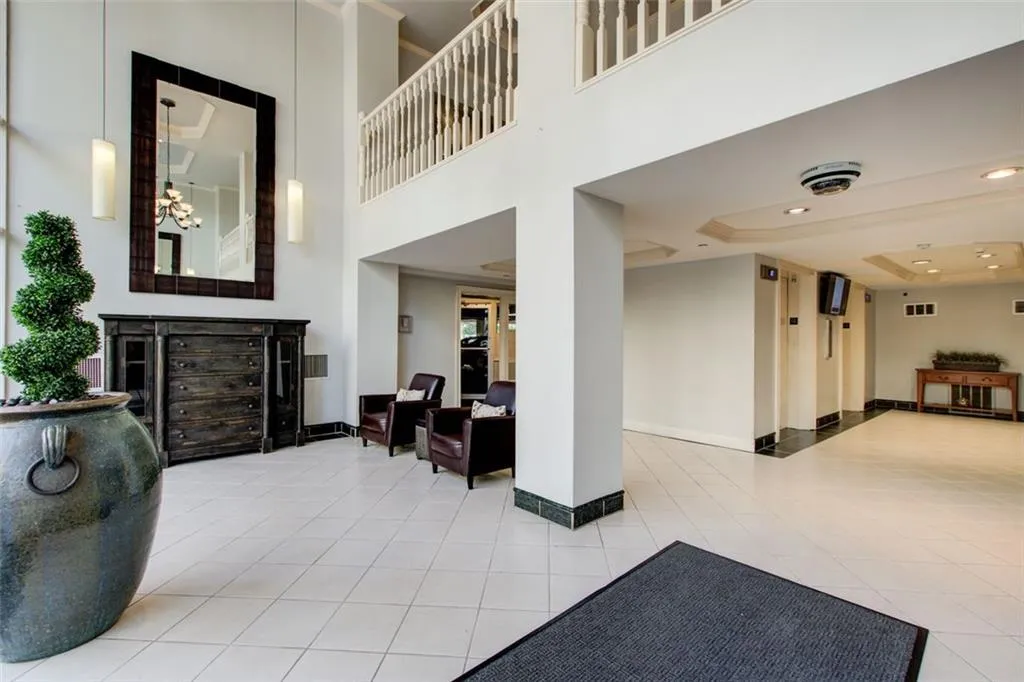 2479 Peachtree Road Ne Unit 304, Atlanta, Georgia 30305, 1 Bedroom Bedrooms, ,1 BathroomBathrooms,Residential,For Sale,2479 Peachtree Road Ne Unit 304,7624138