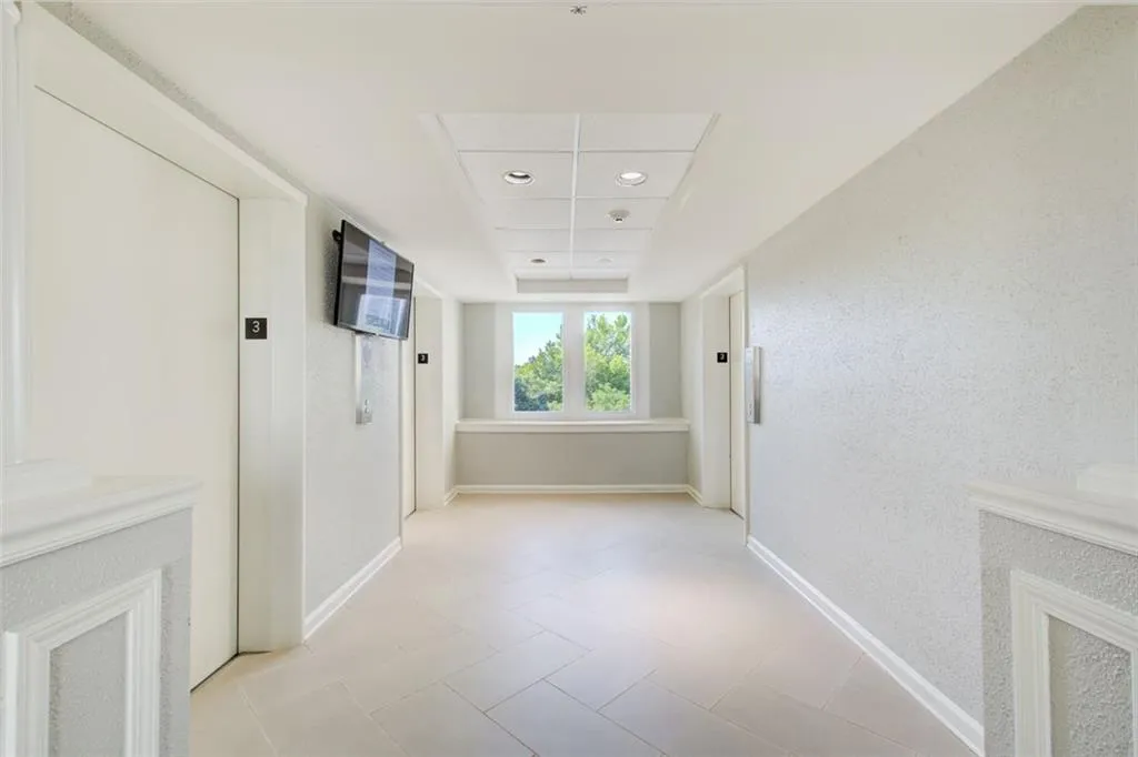 2479 Peachtree Road Ne Unit 304, Atlanta, Georgia 30305, 1 Bedroom Bedrooms, ,1 BathroomBathrooms,Residential,For Sale,2479 Peachtree Road Ne Unit 304,7624138