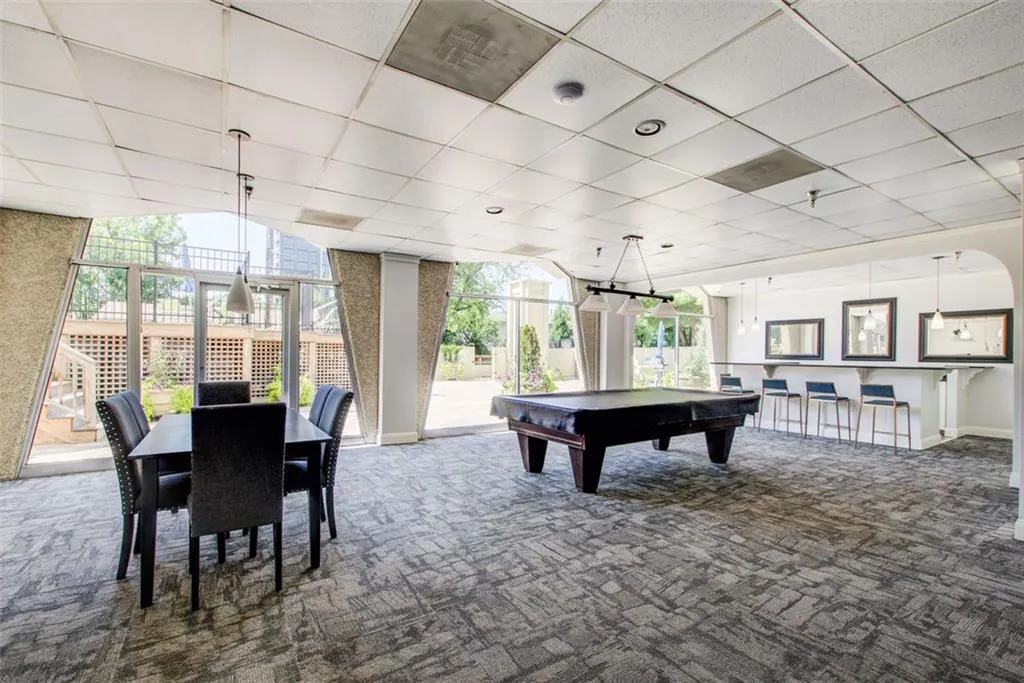 2479 Peachtree Road Ne Unit 304, Atlanta, Georgia 30305, 1 Bedroom Bedrooms, ,1 BathroomBathrooms,Residential,For Sale,2479 Peachtree Road Ne Unit 304,7624138