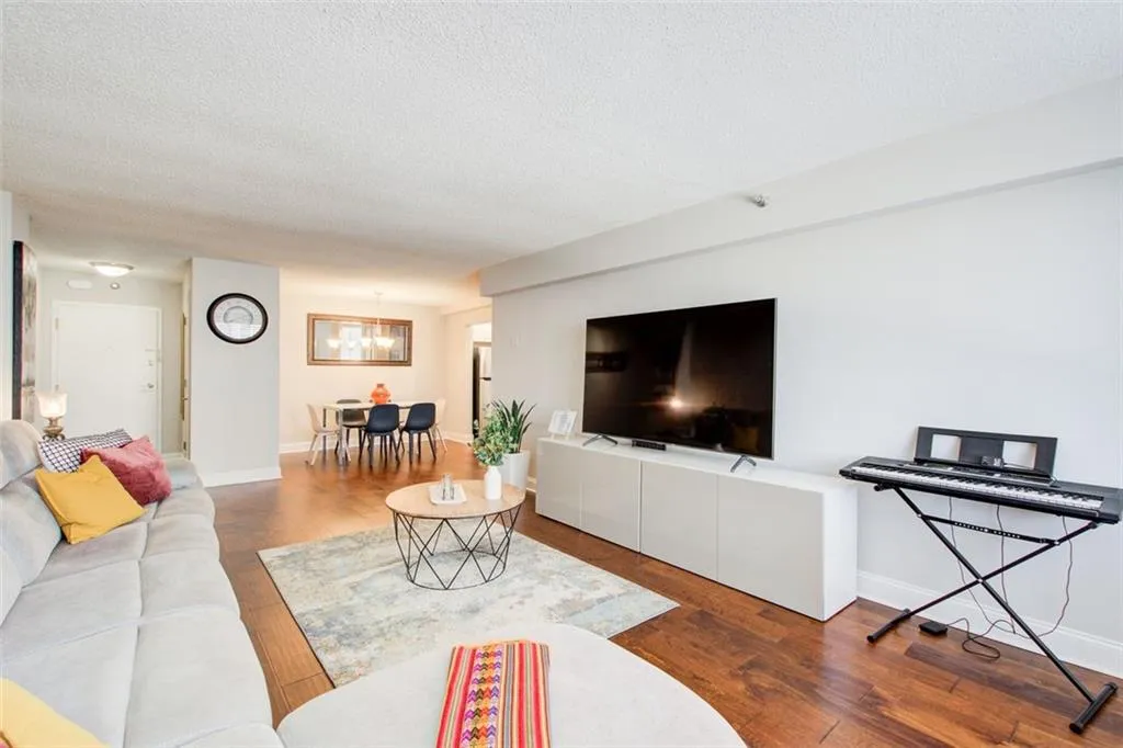 2479 Peachtree Road Ne Unit 304, Atlanta, Georgia 30305, 1 Bedroom Bedrooms, ,1 BathroomBathrooms,Residential,For Sale,2479 Peachtree Road Ne Unit 304,7624138