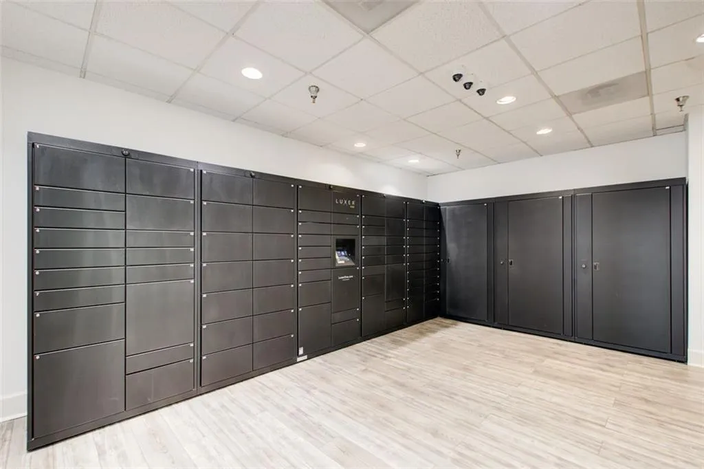 2479 Peachtree Road Ne Unit 304, Atlanta, Georgia 30305, 1 Bedroom Bedrooms, ,1 BathroomBathrooms,Residential,For Sale,2479 Peachtree Road Ne Unit 304,7624138