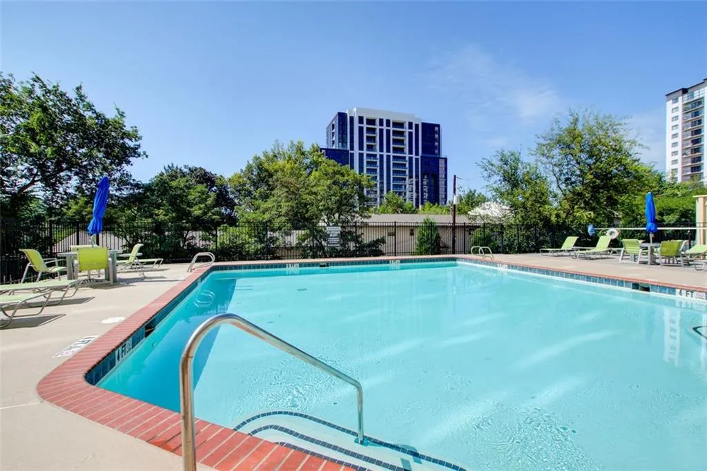 2479 Peachtree Road Ne Unit 304, Atlanta, Georgia 30305, 1 Bedroom Bedrooms, ,1 BathroomBathrooms,Residential,For Sale,2479 Peachtree Road Ne Unit 304,7624138