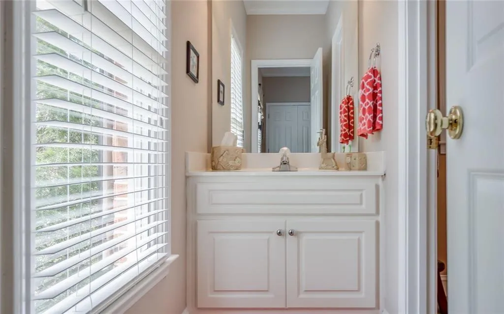 915 Roberts Landing Cove, Sandy Springs, Georgia 30350, 4 Bedrooms Bedrooms, ,3 BathroomsBathrooms,Residential,Sold,915 Roberts Landing Cove,5895760