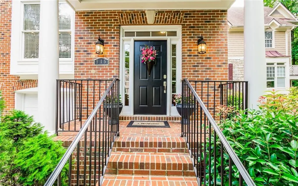 915 Roberts Landing Cove, Sandy Springs, Georgia 30350, 4 Bedrooms Bedrooms, ,3 BathroomsBathrooms,Residential,Sold,915 Roberts Landing Cove,5895760