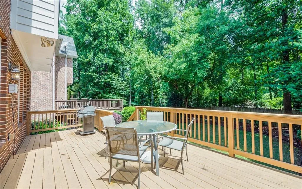 915 Roberts Landing Cove, Sandy Springs, Georgia 30350, 4 Bedrooms Bedrooms, ,3 BathroomsBathrooms,Residential,Sold,915 Roberts Landing Cove,5895760