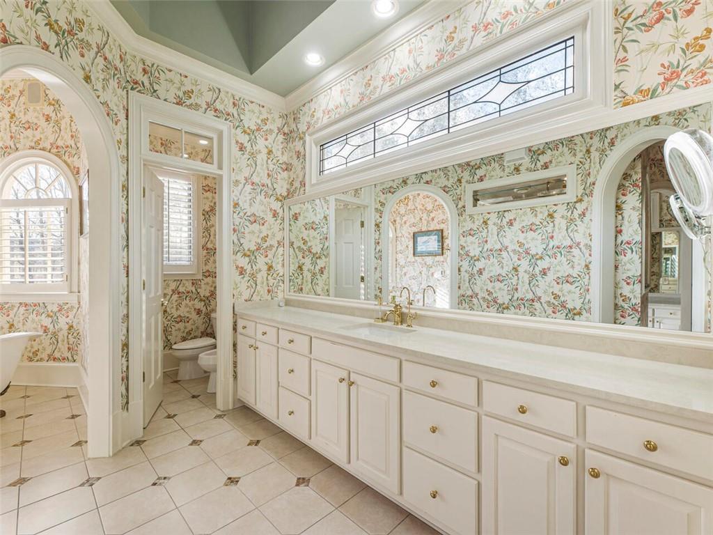 8475 Lazy Oaks Court, Sandy Springs, Georgia 30350, 6 Bedrooms Bedrooms, ,6 BathroomsBathrooms,Residential,Sold,8475 Lazy Oaks Court,7325889