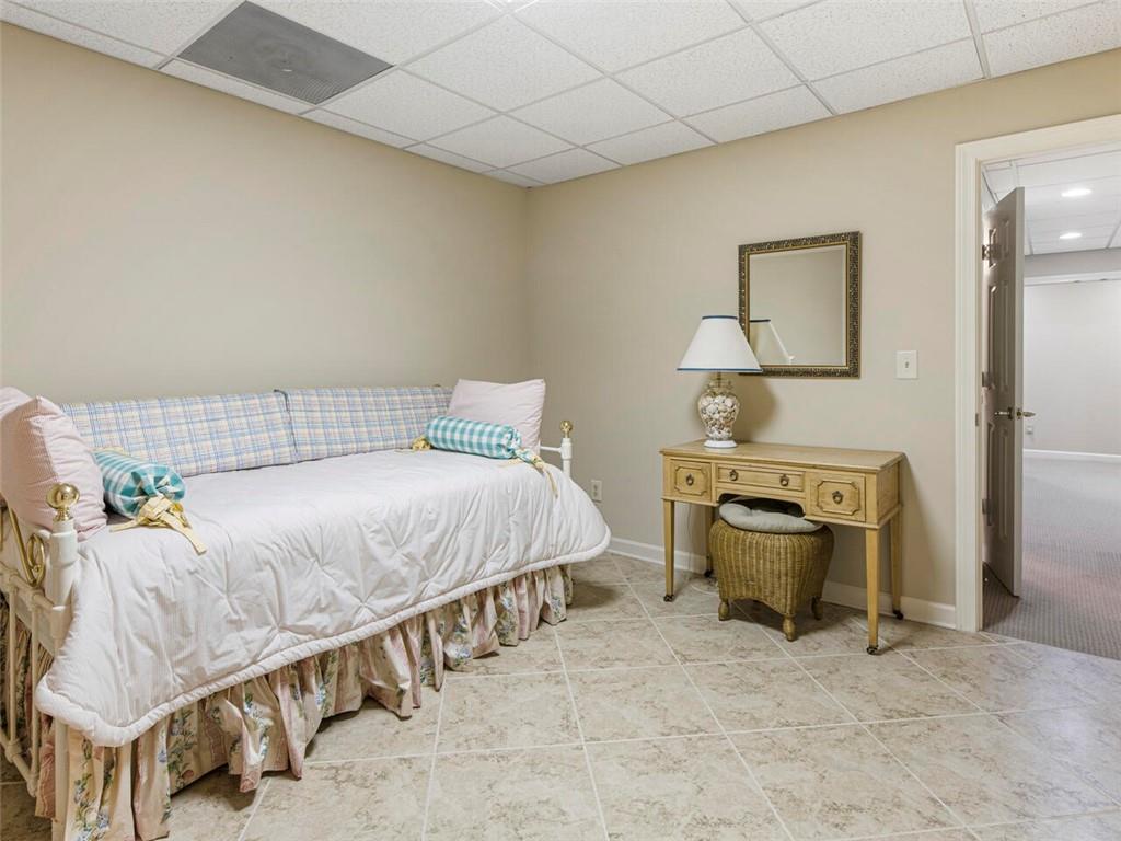 Playroom/hobby room or additional sleeping space