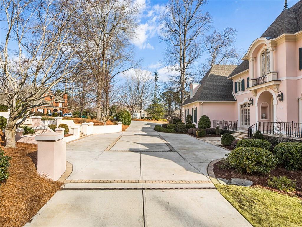 8475 Lazy Oaks Court, Sandy Springs, Georgia 30350, 6 Bedrooms Bedrooms, ,6 BathroomsBathrooms,Residential,Sold,8475 Lazy Oaks Court,7325889