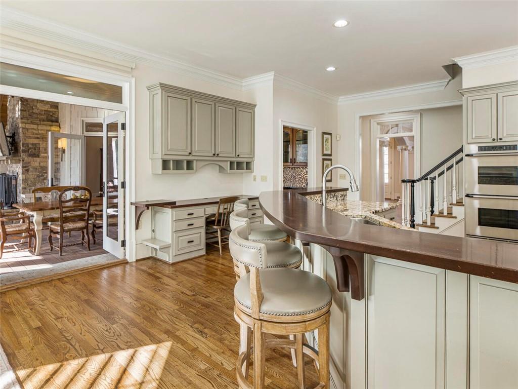 8475 Lazy Oaks Court, Sandy Springs, Georgia 30350, 6 Bedrooms Bedrooms, ,6 BathroomsBathrooms,Residential,Sold,8475 Lazy Oaks Court,7325889