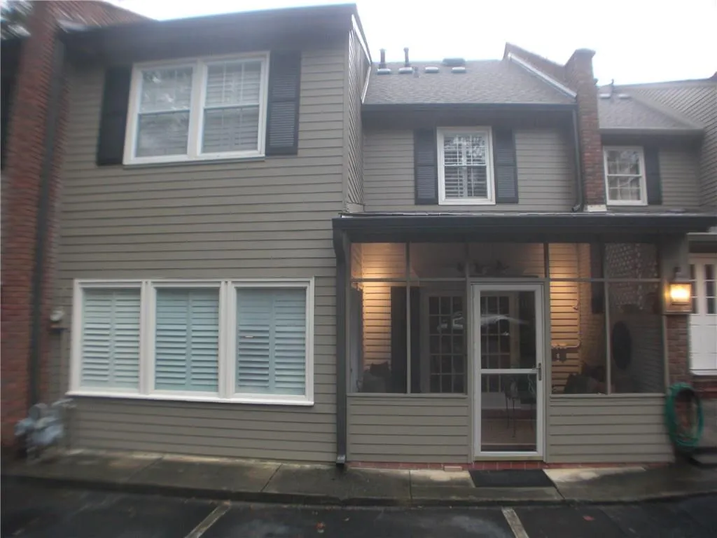 5233 Glenridge Drive Ne, Sandy Springs, Georgia 30342, 3 Bedrooms Bedrooms, ,2 BathroomsBathrooms,Residential,Sold,5233 Glenridge Drive Ne,5615718