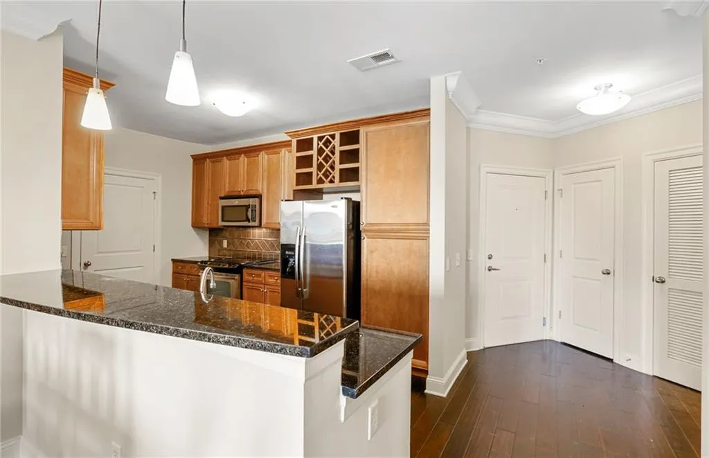 901 Abernathy Road Unit 5240, Atlanta, Georgia 30328, 3 Bedrooms Bedrooms, ,2 BathroomsBathrooms,Residential,Sold,901 Abernathy Road Unit 5240,6937306