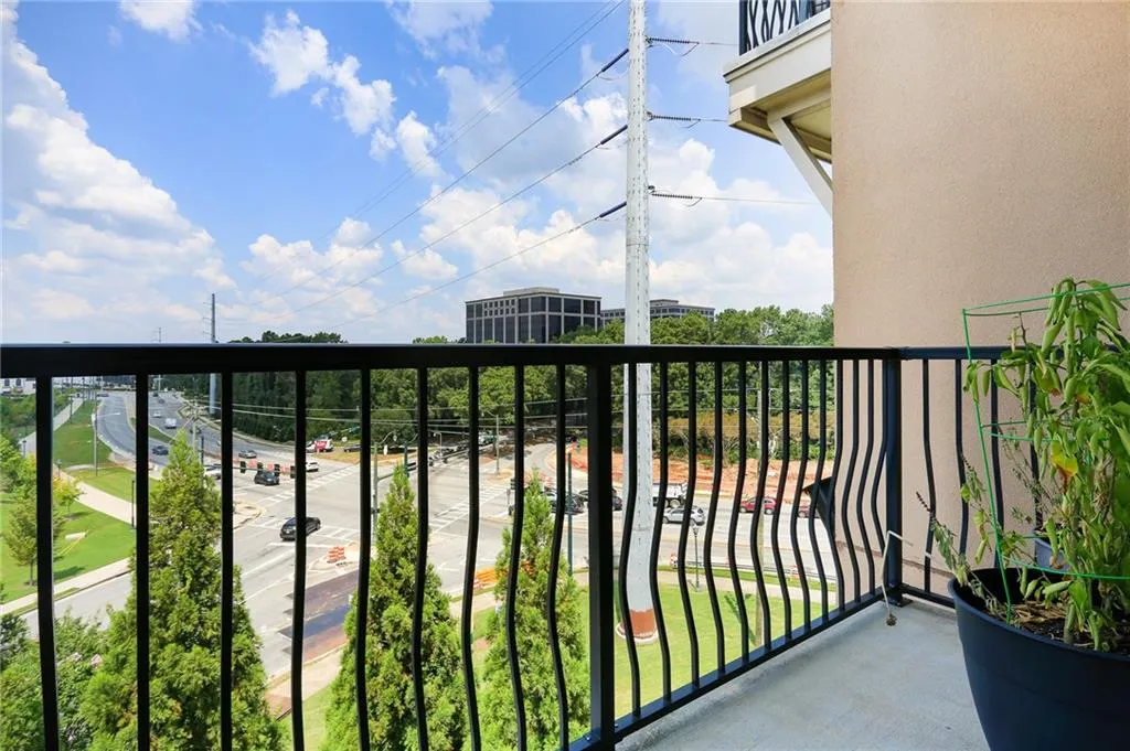 901 Abernathy Road Unit 5240, Atlanta, Georgia 30328, 3 Bedrooms Bedrooms, ,2 BathroomsBathrooms,Residential,Sold,901 Abernathy Road Unit 5240,6937306