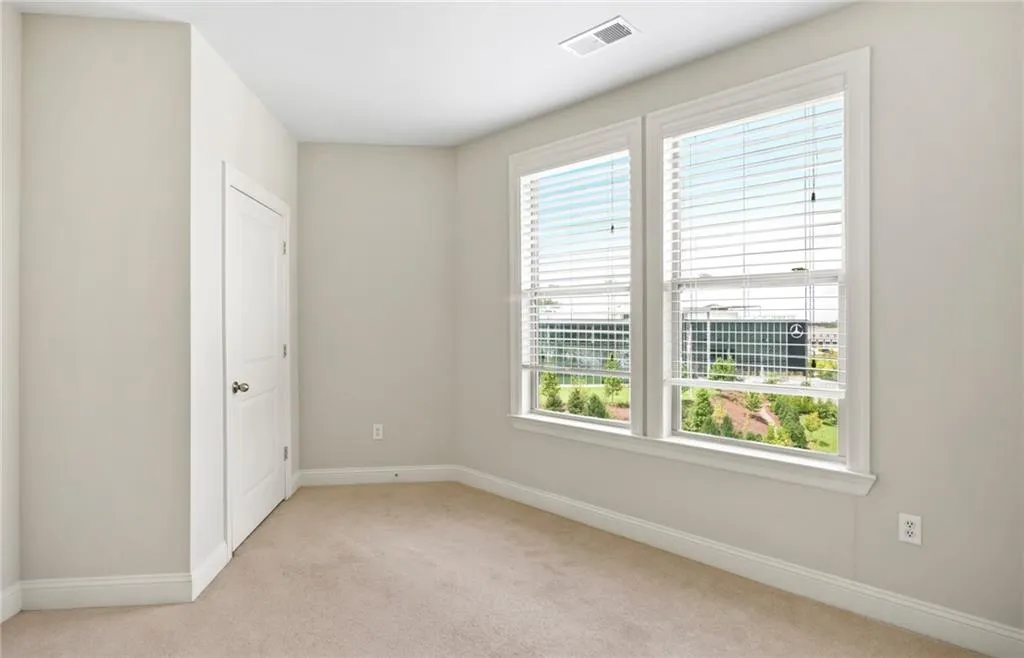 901 Abernathy Road Unit 5240, Atlanta, Georgia 30328, 3 Bedrooms Bedrooms, ,2 BathroomsBathrooms,Residential,Sold,901 Abernathy Road Unit 5240,6937306