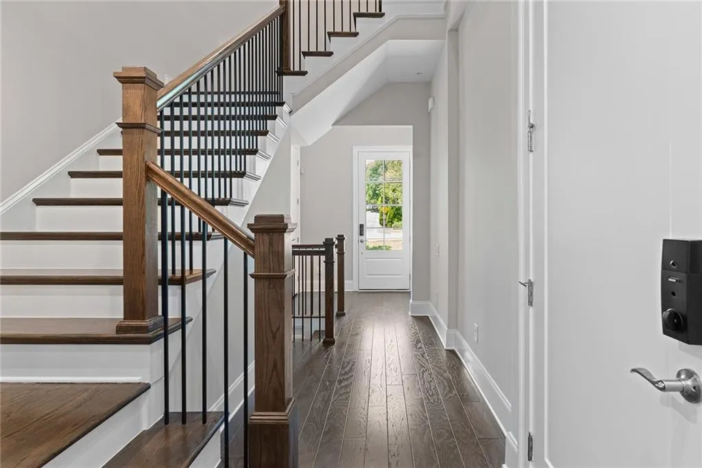 4013 Eamont Lane, Sandy Springs, Georgia 30328, 3 Bedrooms Bedrooms, ,3 BathroomsBathrooms,Residential,Sold,4013 Eamont Lane,7335629