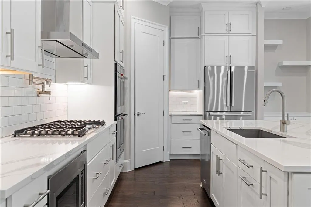 4013 Eamont Lane, Sandy Springs, Georgia 30328, 3 Bedrooms Bedrooms, ,3 BathroomsBathrooms,Residential,Sold,4013 Eamont Lane,7335629