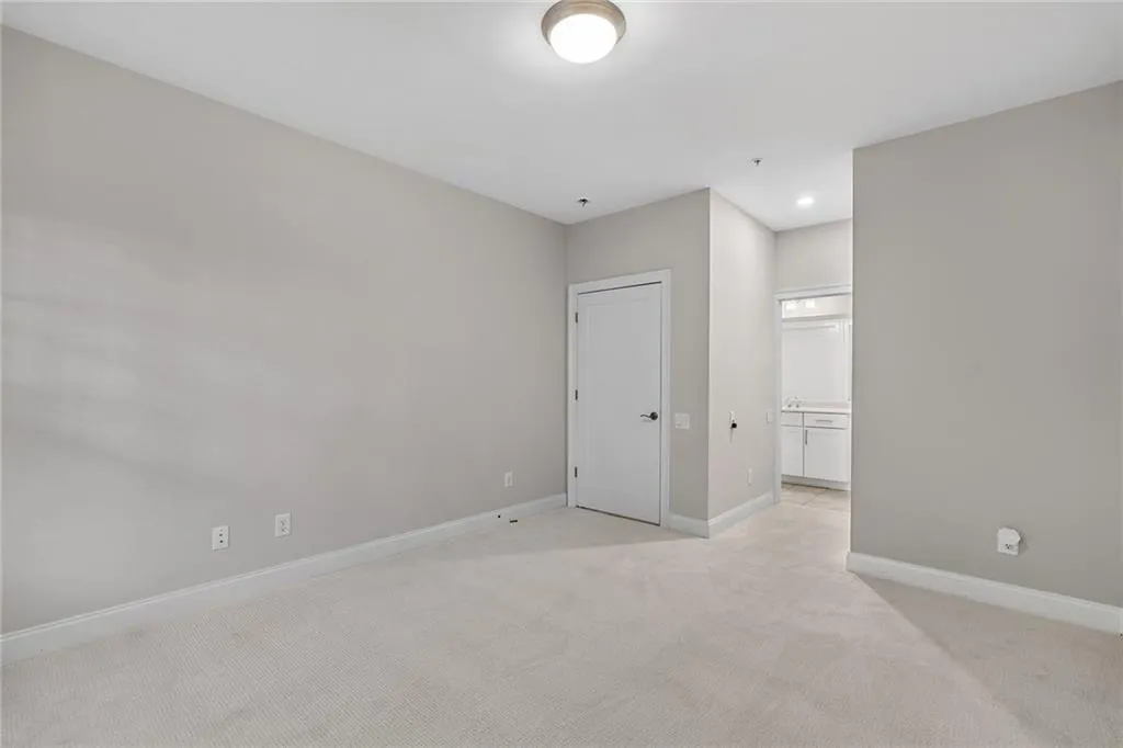 Terrace-level bedroom