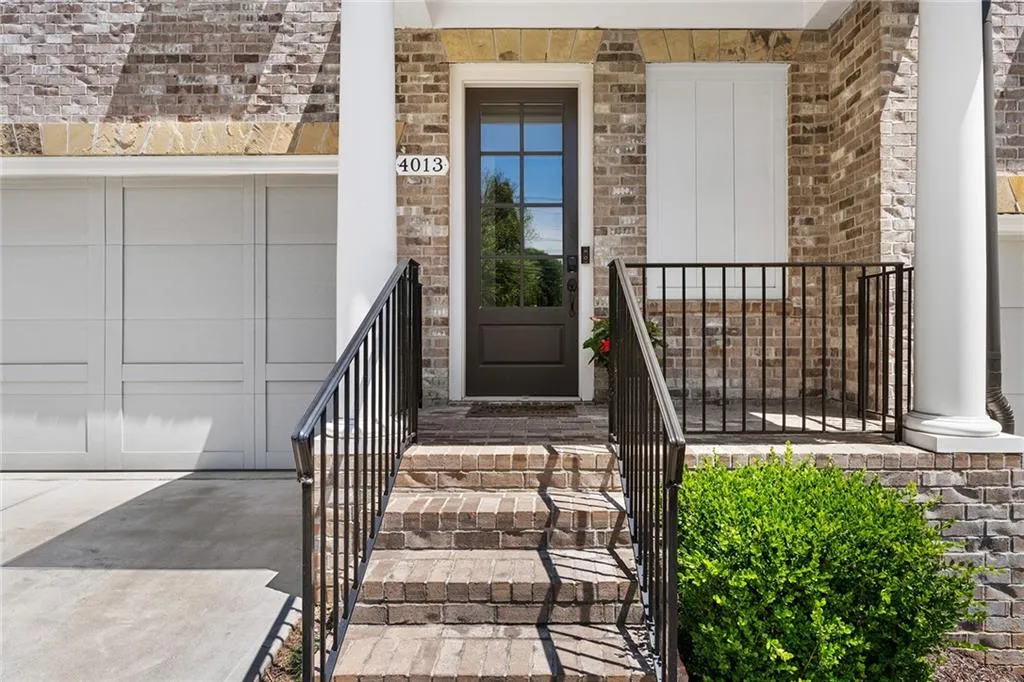 4013 Eamont Lane, Sandy Springs, Georgia 30328, 3 Bedrooms Bedrooms, ,3 BathroomsBathrooms,Residential,Sold,4013 Eamont Lane,7335629