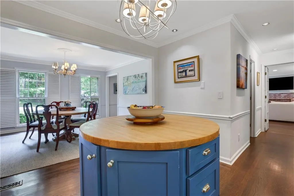 6760 Wright Road, Sandy Springs, Georgia 30328, 4 Bedrooms Bedrooms, ,2 BathroomsBathrooms,Residential,Sold,6760 Wright Road,7416813