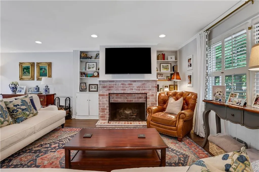 6760 Wright Road, Sandy Springs, Georgia 30328, 4 Bedrooms Bedrooms, ,2 BathroomsBathrooms,Residential,Sold,6760 Wright Road,7416813