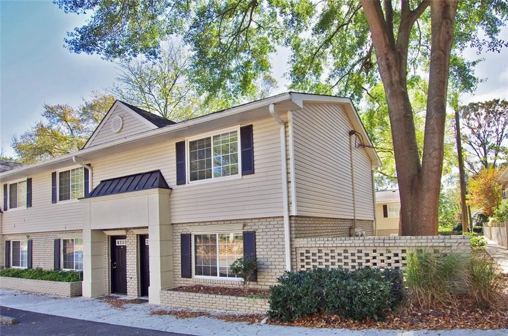 6940 Roswell Road Unit 13f, Sandy Springs, Georgia 30328, 2 Bedrooms Bedrooms, ,1 BathroomBathrooms,Residential,Sold,6940 Roswell Road Unit 13f,5772493