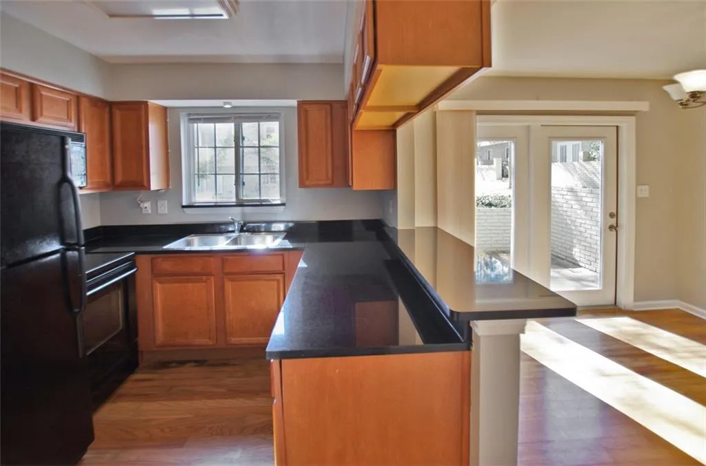 6940 Roswell Road Unit 13f, Sandy Springs, Georgia 30328, 2 Bedrooms Bedrooms, ,1 BathroomBathrooms,Residential,Sold,6940 Roswell Road Unit 13f,5772493