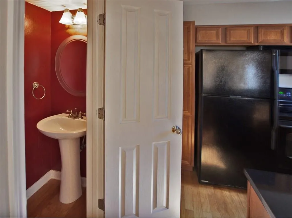 6940 Roswell Road Unit 13f, Sandy Springs, Georgia 30328, 2 Bedrooms Bedrooms, ,1 BathroomBathrooms,Residential,Sold,6940 Roswell Road Unit 13f,5772493