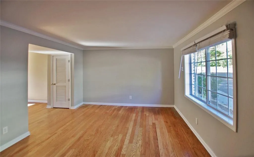 6940 Roswell Road Unit 13f, Sandy Springs, Georgia 30328, 2 Bedrooms Bedrooms, ,1 BathroomBathrooms,Residential,Sold,6940 Roswell Road Unit 13f,5772493