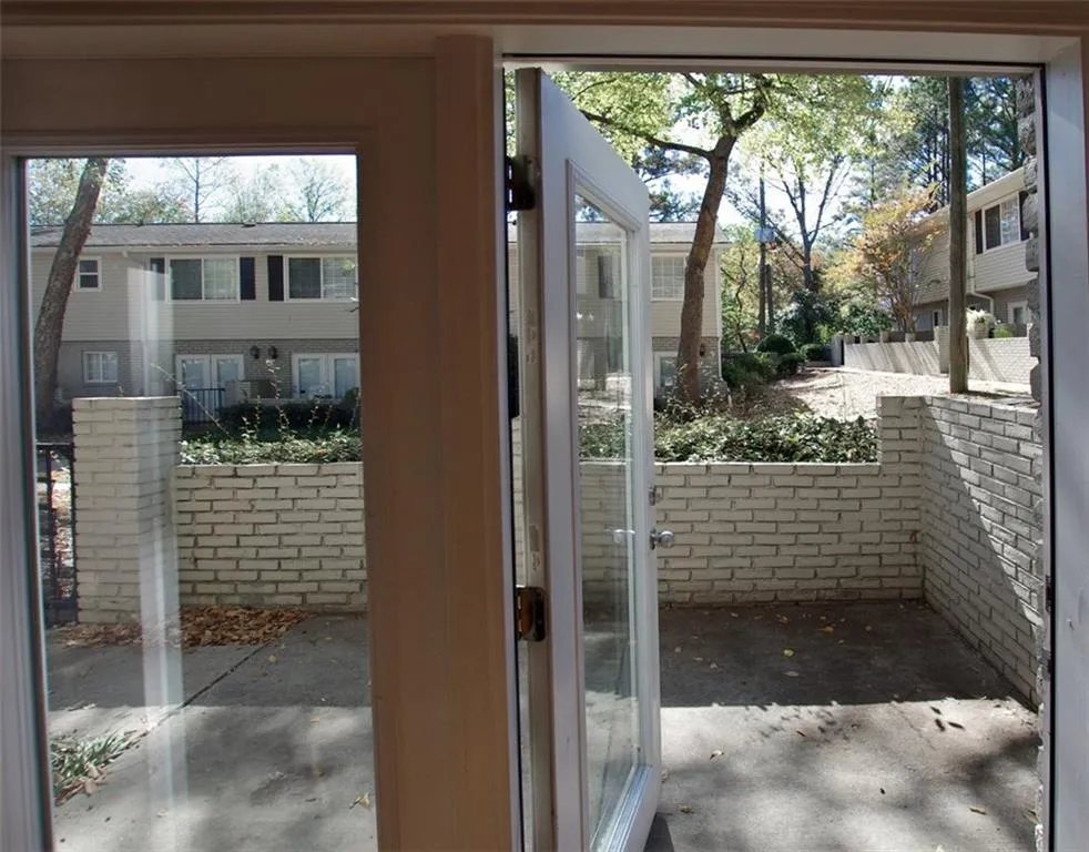 6940 Roswell Road Unit 13f, Sandy Springs, Georgia 30328, 2 Bedrooms Bedrooms, ,1 BathroomBathrooms,Residential,Sold,6940 Roswell Road Unit 13f,5772493