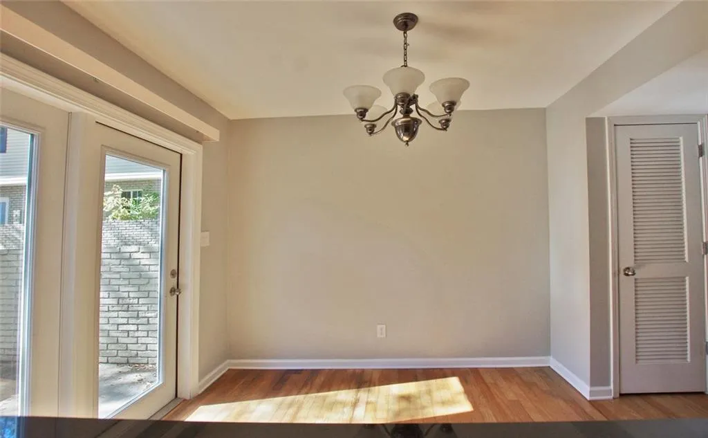 6940 Roswell Road Unit 13f, Sandy Springs, Georgia 30328, 2 Bedrooms Bedrooms, ,1 BathroomBathrooms,Residential,Sold,6940 Roswell Road Unit 13f,5772493