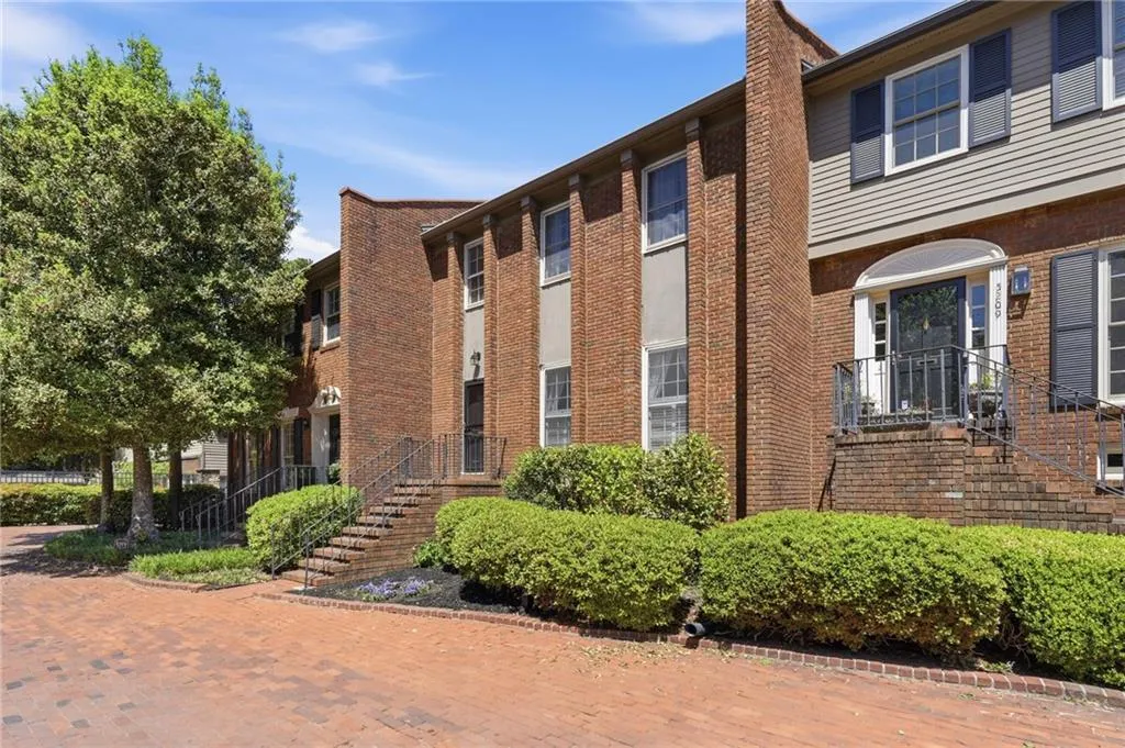 5211 Glenridge Drive, Atlanta, Georgia 30342, 4 Bedrooms Bedrooms, ,3 BathroomsBathrooms,Residential,For Sale,5211 Glenridge Drive,7757796