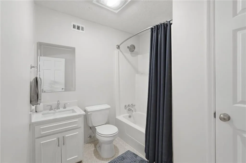 5211 Glenridge Drive, Atlanta, Georgia 30342, 4 Bedrooms Bedrooms, ,3 BathroomsBathrooms,Residential,For Sale,5211 Glenridge Drive,7757796