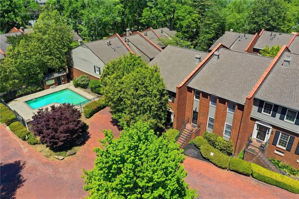 5211 Glenridge Drive, Atlanta, Georgia 30342, 4 Bedrooms Bedrooms, ,3 BathroomsBathrooms,Residential,For Sale,5211 Glenridge Drive,7757796