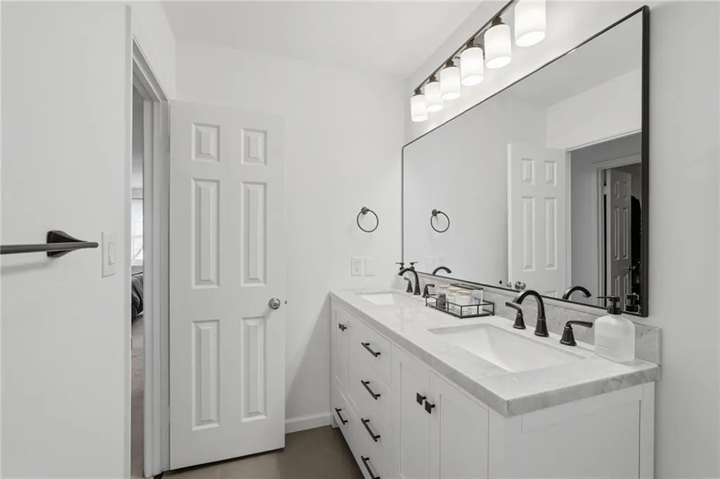 5211 Glenridge Drive, Atlanta, Georgia 30342, 4 Bedrooms Bedrooms, ,3 BathroomsBathrooms,Residential,For Sale,5211 Glenridge Drive,7757796