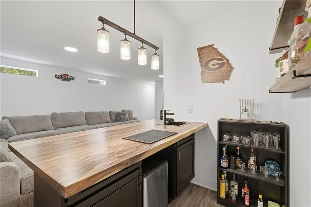 5211 Glenridge Drive, Atlanta, Georgia 30342, 4 Bedrooms Bedrooms, ,3 BathroomsBathrooms,Residential,For Sale,5211 Glenridge Drive,7757796