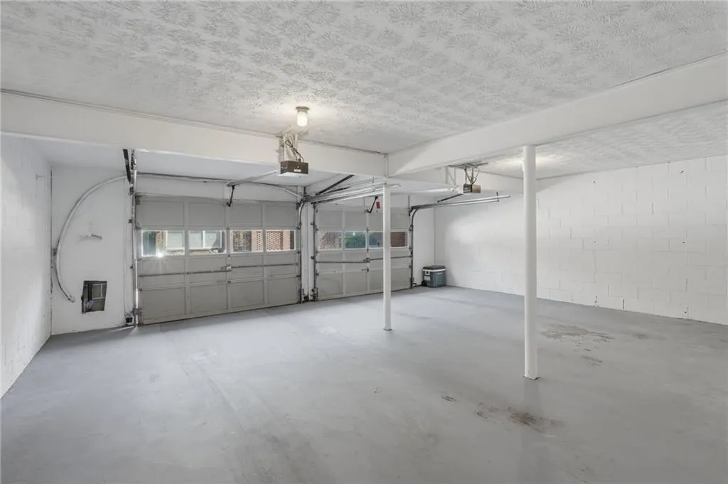 5211 Glenridge Drive, Atlanta, Georgia 30342, 4 Bedrooms Bedrooms, ,3 BathroomsBathrooms,Residential,For Sale,5211 Glenridge Drive,7757796