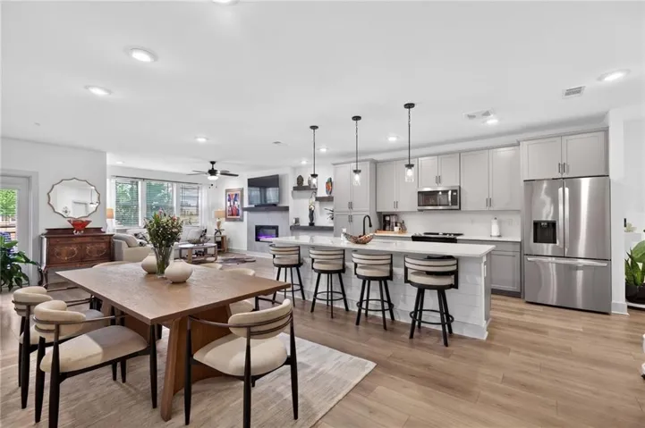 Open floorplan great for entertaining