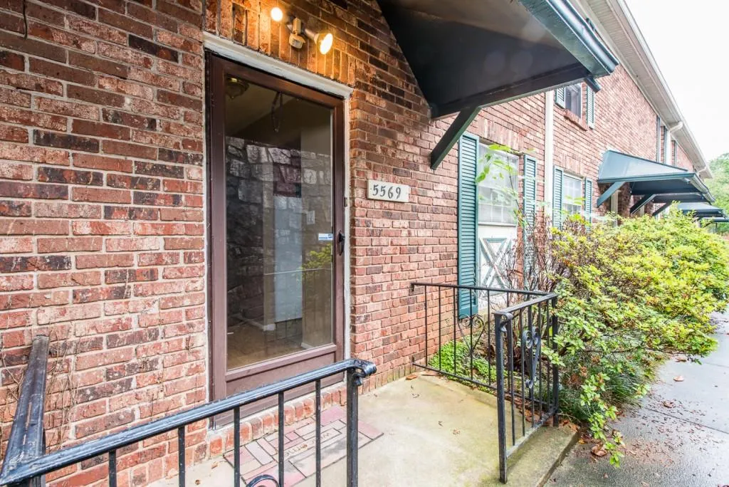 5569 Kingsport Drive Ne, Atlanta, Georgia 30342, 2 Bedrooms Bedrooms, ,1 BathroomBathrooms,Residential,Sold,5569 Kingsport Drive Ne,5856522