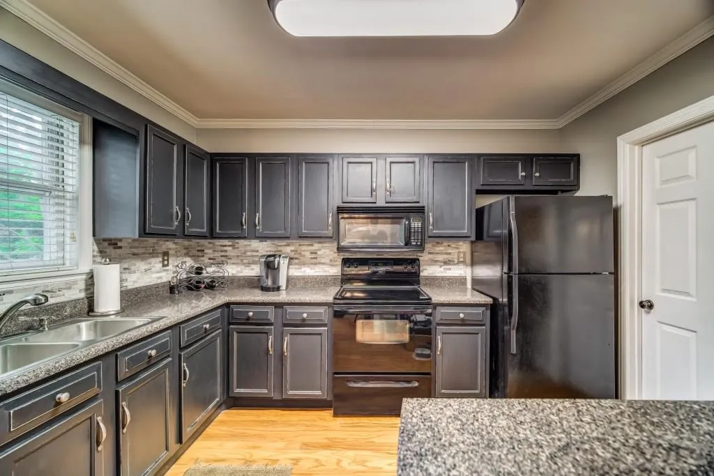 7500 Roswell Road Unit 73, Sandy Springs, Georgia 30350, 2 Bedrooms Bedrooms, ,2 BathroomsBathrooms,Residential,Sold,7500 Roswell Road Unit 73,6553942