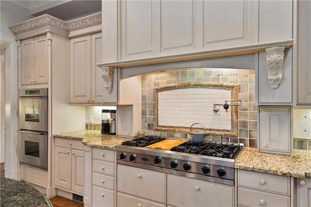 4755 Riverview Road, Atlanta, Georgia 30327, 6 Bedrooms Bedrooms, ,6 BathroomsBathrooms,Residential,Sold,4755 Riverview Road,7505985