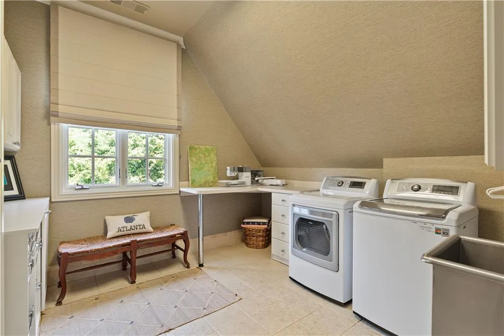 4755 Riverview Road, Atlanta, Georgia 30327, 6 Bedrooms Bedrooms, ,6 BathroomsBathrooms,Residential,Sold,4755 Riverview Road,7505985